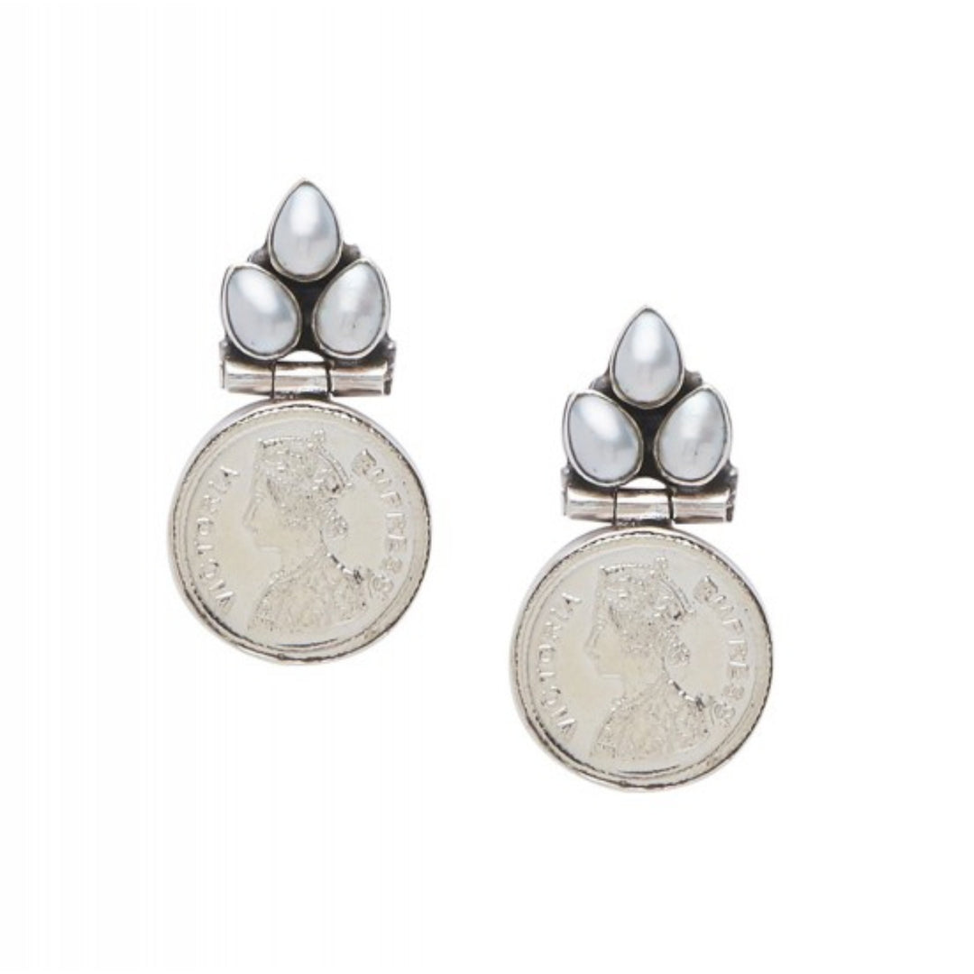 Coin Classic Pearl Studs